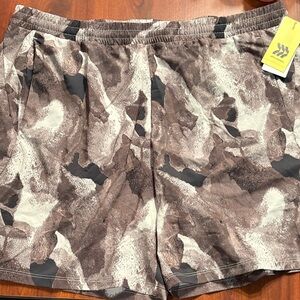NWT Men's Camouflage running shorts xl